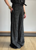 Carica l'immagine nel visualizzatore della galleria, Pantalone ZAHJR in sangallo nero