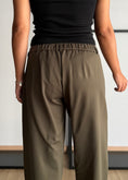 Carica l'immagine nel visualizzatore della galleria, Pantalone balloon militare in punto milano - KONTATTO