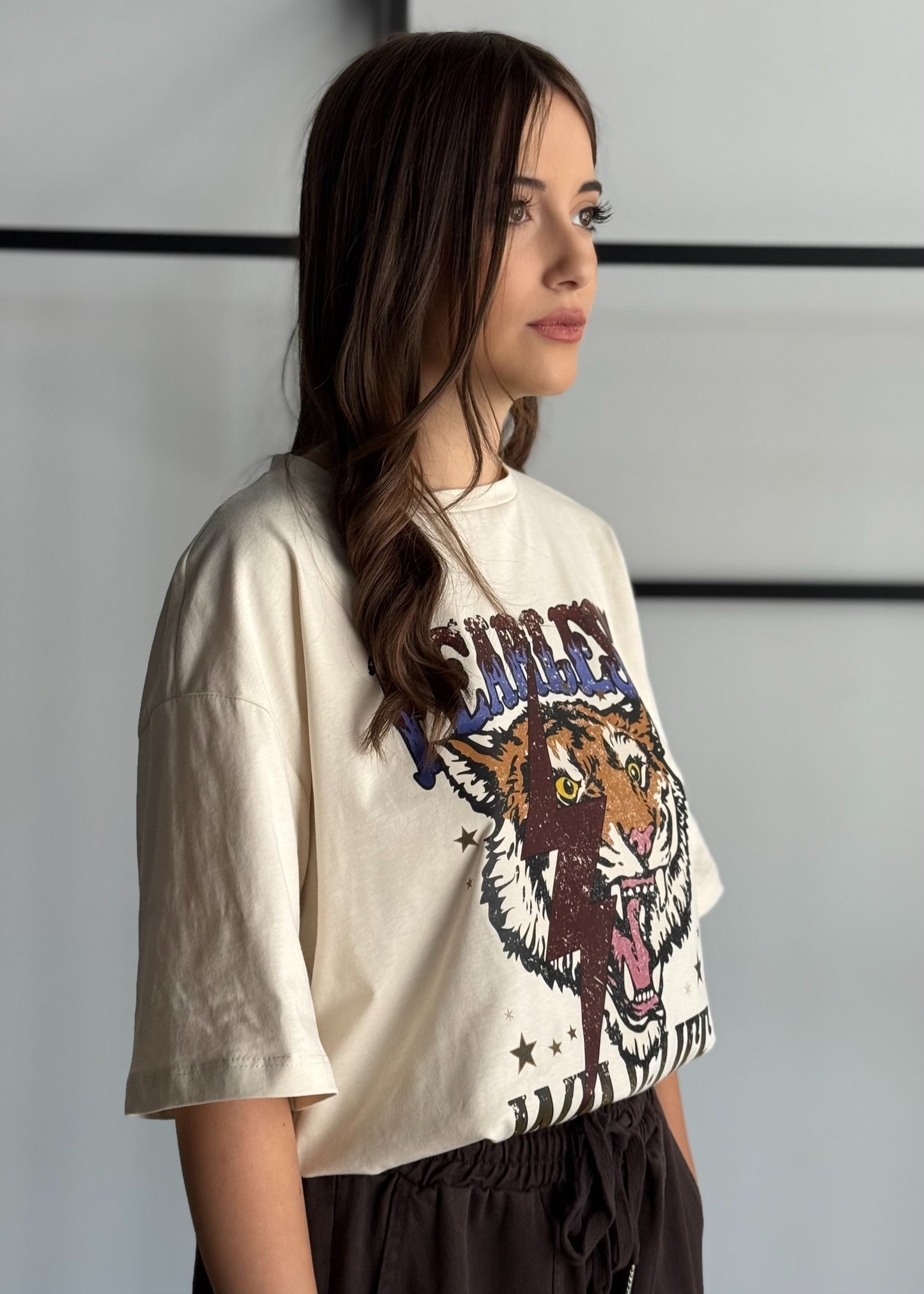T-shirt oversize grafica “Fearless Wild Life” -PHILIALOFT