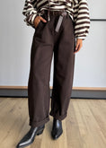 Carica l'immagine nel visualizzatore della galleria, Pantalone moro balloon con cintura - ZAHJR