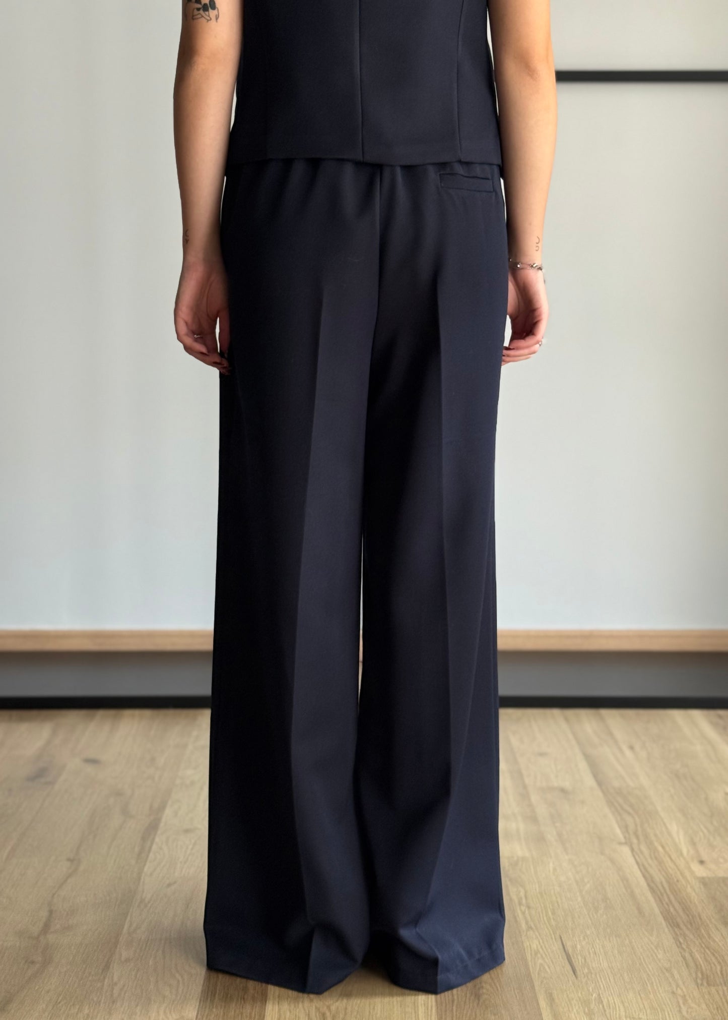 Pantaloni palazzo blu con cintura sottile nera -ZAHJR