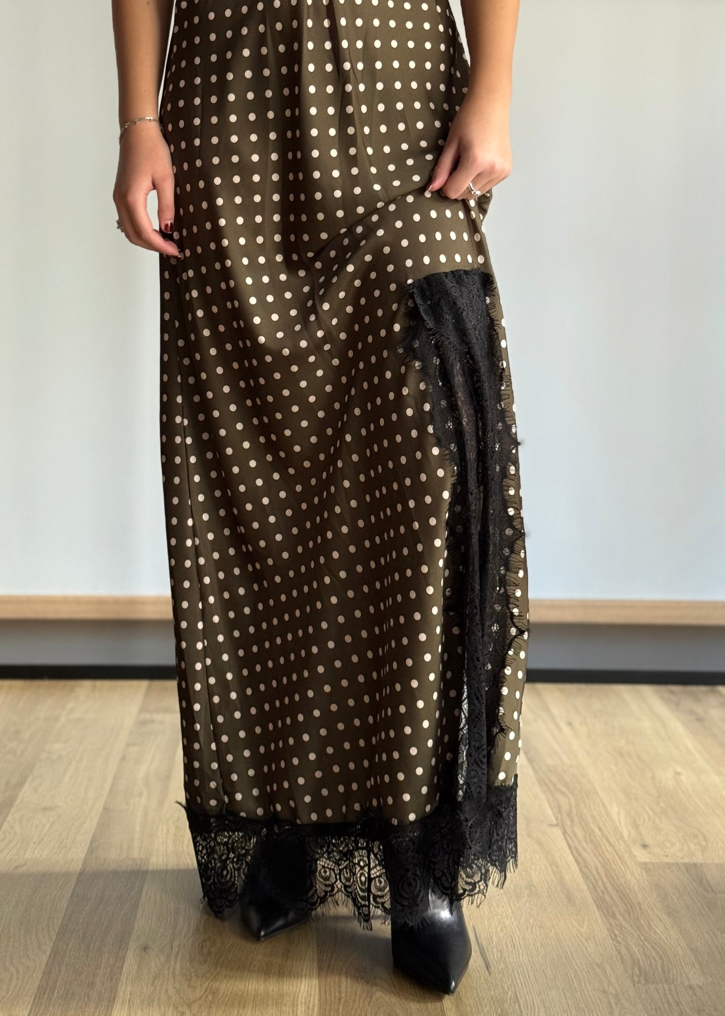 Abito sottoveste a pois con pizzo
