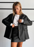 Carica l'immagine nel visualizzatore della galleria, Blazer nero texture rombi - ZAHJR