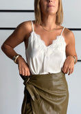 Carica l'immagine nel visualizzatore della galleria, Top lingerie latte con pizzo - ZAHJR