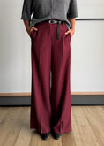 Carica l'immagine nel visualizzatore della galleria, Pantalone vino palazzo con cintura - ZAHJR