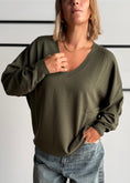 Carica l'immagine nel visualizzatore della galleria, Maglia over militare scollo a V - KONTATTO