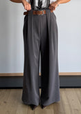 Carica l'immagine nel visualizzatore della galleria, Pantalone palazzo con cintura borchiata - PHILIALOFT