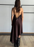 Carica l'immagine nel visualizzatore della galleria, Abito sottoveste asimmetrico in raso con pizzo -PHILIALOFT