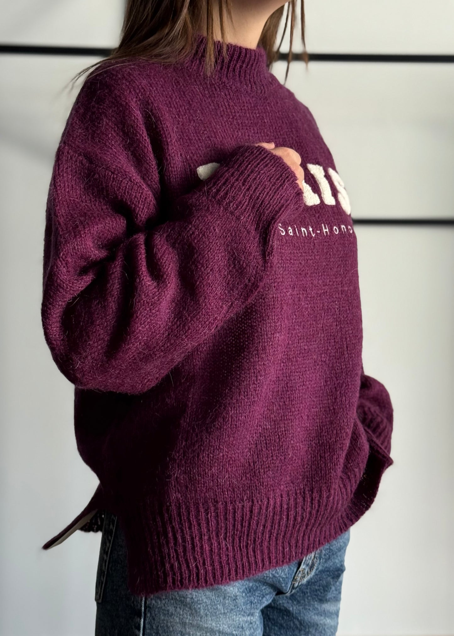 Maglia con ricamo -KONTATTO