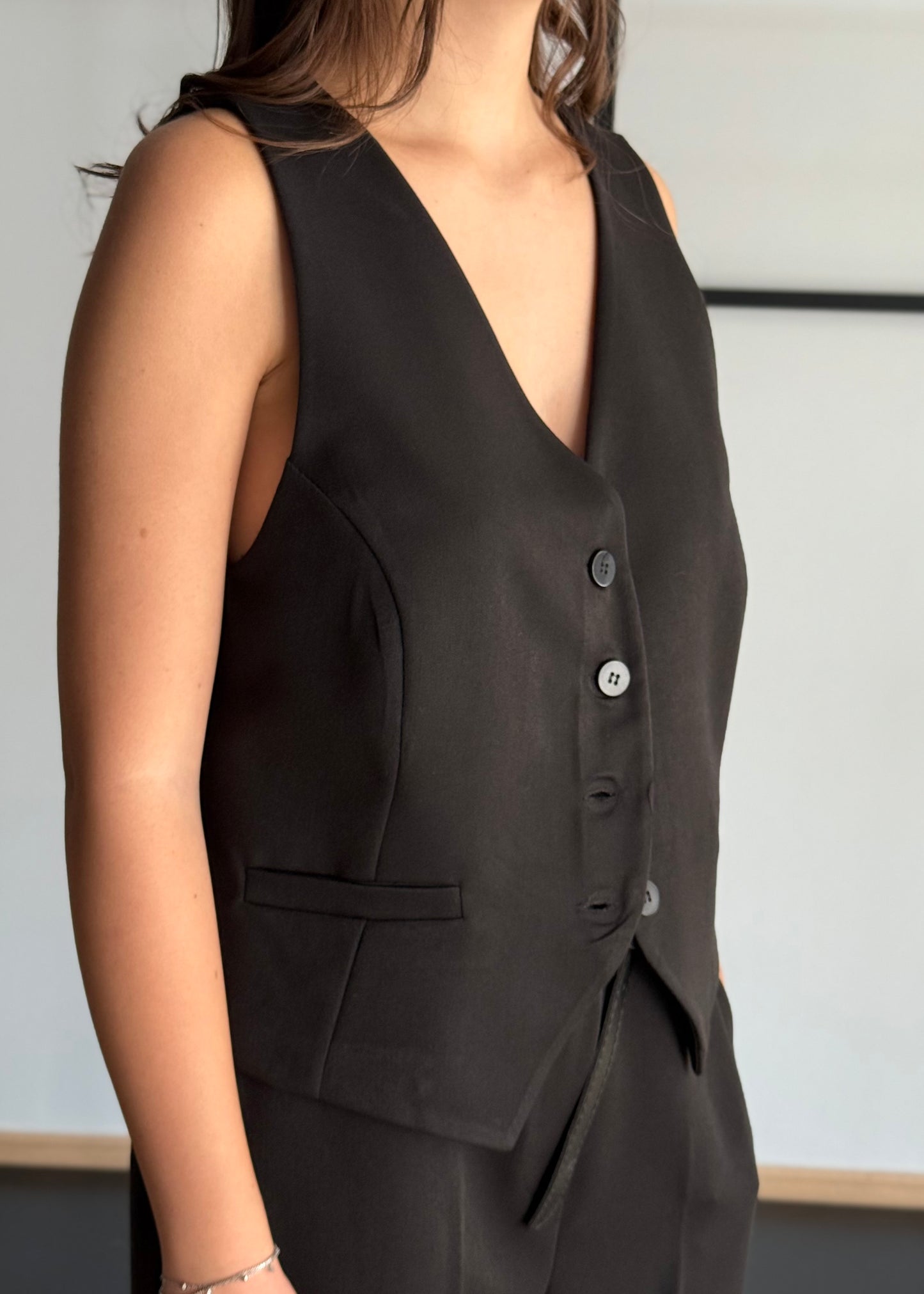 Gilet sartoriale nero con bottoni