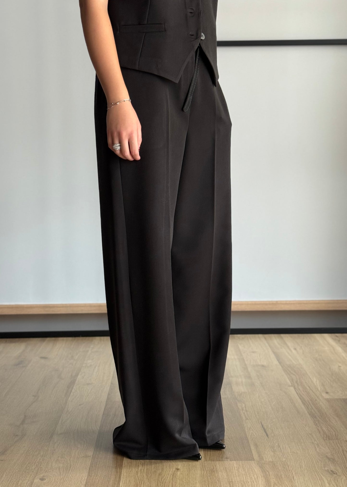 Pantaloni palazzo nero con cintura sottile nera -ZAHJR