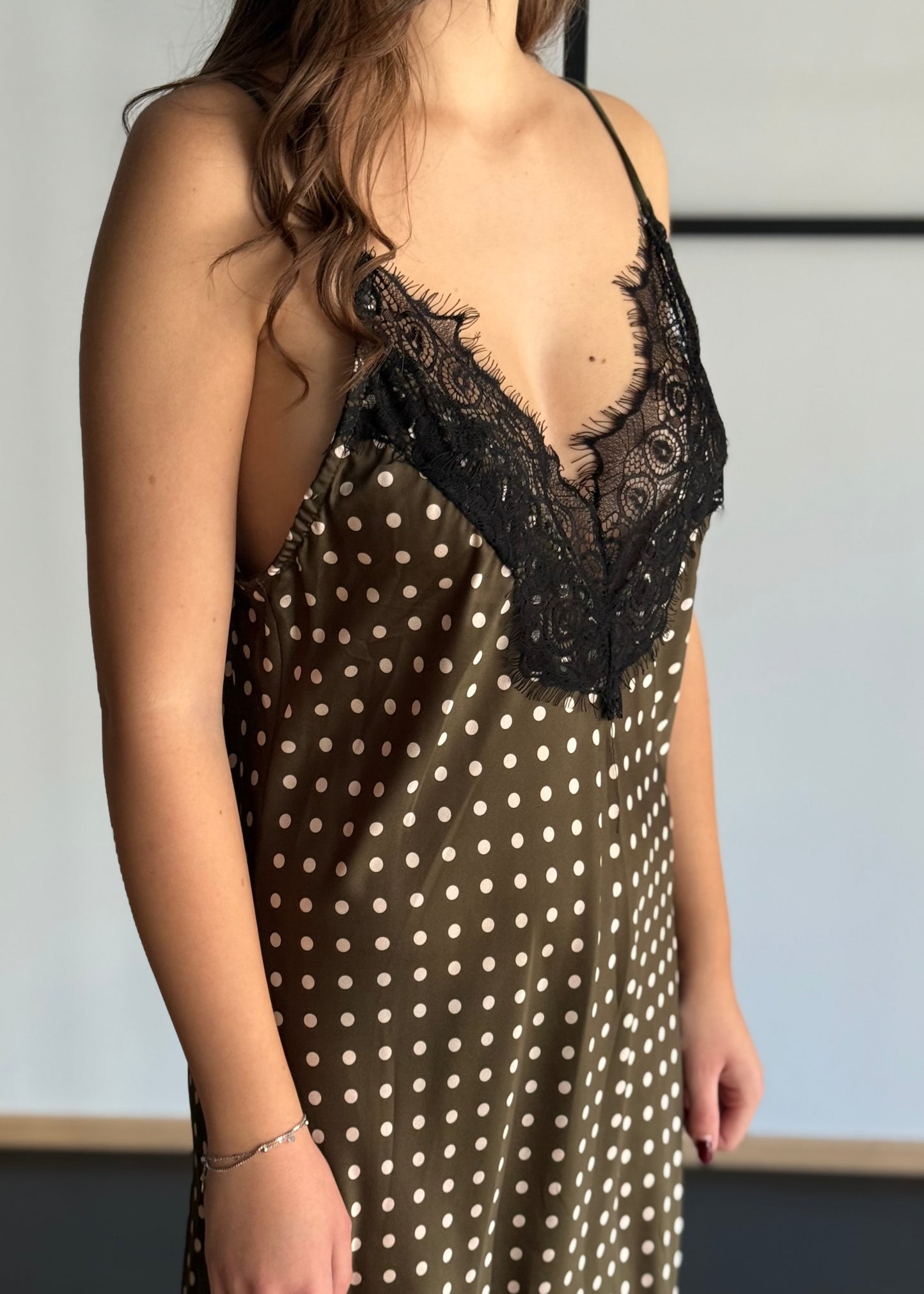 Abito sottoveste a pois con pizzo