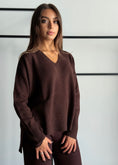 Carica l'immagine nel visualizzatore della galleria, Maglia over scollo a V -KONTATTO