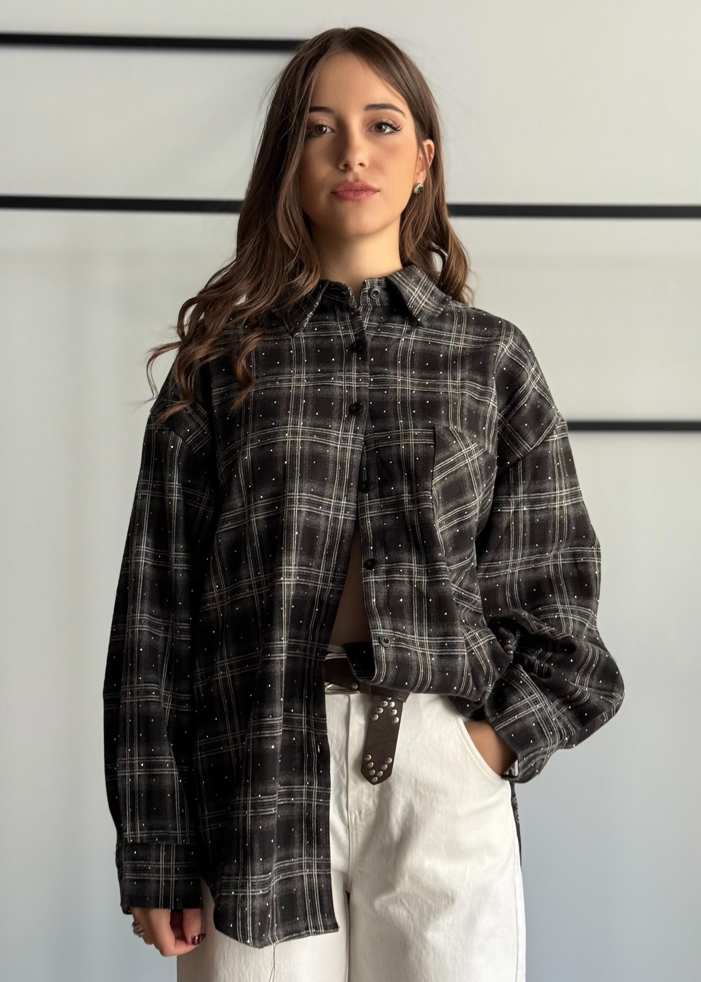 Camicia Oversize Check Nera con Dettagli Brillanti