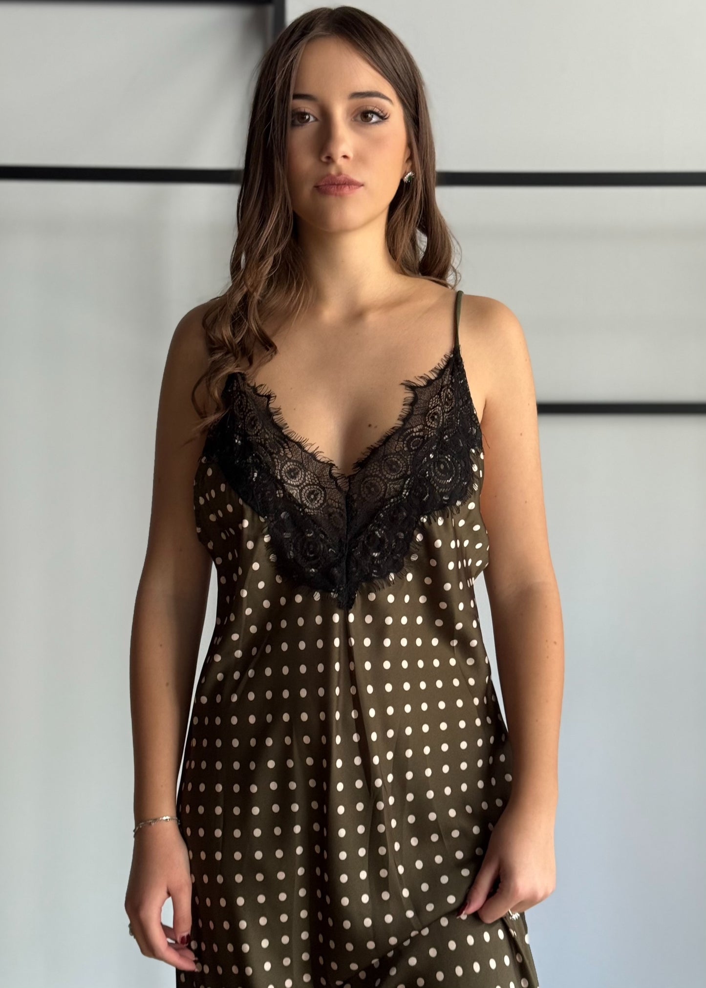 Abito sottoveste a pois con pizzo