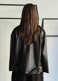 Carica l'immagine nel visualizzatore della galleria, Giacca biker oversize in ecopelle nera