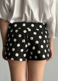Carica l'immagine nel visualizzatore della galleria, Short pois con tasche