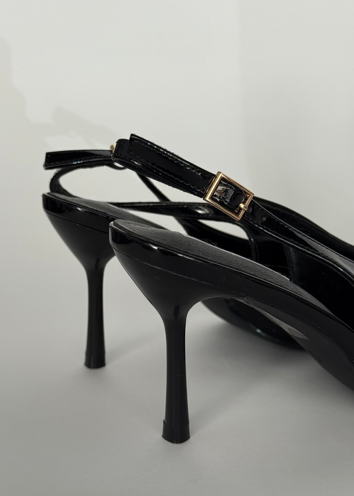 Décolleté slingback vernice