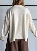 Carica l'immagine nel visualizzatore della galleria, Maglia over panna spacchi laterali - PHILIALOFT