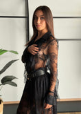 Carica l'immagine nel visualizzatore della galleria, Camicia in pizzo con volant -KONTATTO