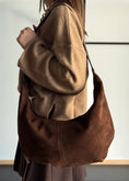 Carica l'immagine nel visualizzatore della galleria, Borsa Hobo in Camoscio Marrone con Dettagli in Pelle