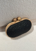 Carica l'immagine nel visualizzatore della galleria, Clutch in raffia nera