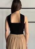 Carica l'immagine nel visualizzatore della galleria, Top KONTATTO nero con incrocio