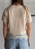 Carica l'immagine nel visualizzatore della galleria, Maglia KONTATTO con fondo in pizzo avorio