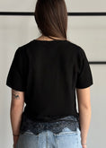 Carica l'immagine nel visualizzatore della galleria, Maglia KONTATTO con fondo in pizzo nero