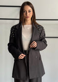 Carica l'immagine nel visualizzatore della galleria, Blazer ZAHJR con spalle tempestate di strass