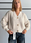 Carica l'immagine nel visualizzatore della galleria, Cardigan chunky latte con bottoni - ZAHJR