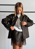 Carica l'immagine nel visualizzatore della galleria, Camicia effetto pelle “Charme de Paris” - PHILIALOFT