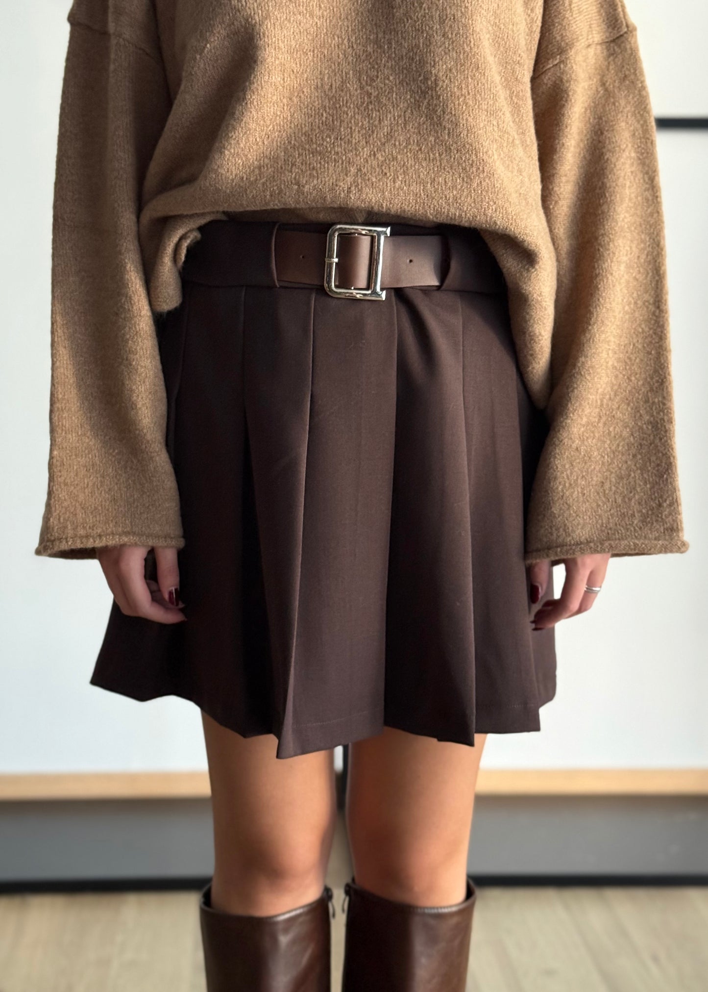 Gonna a pieghe moro con zip laterale -LUMINA