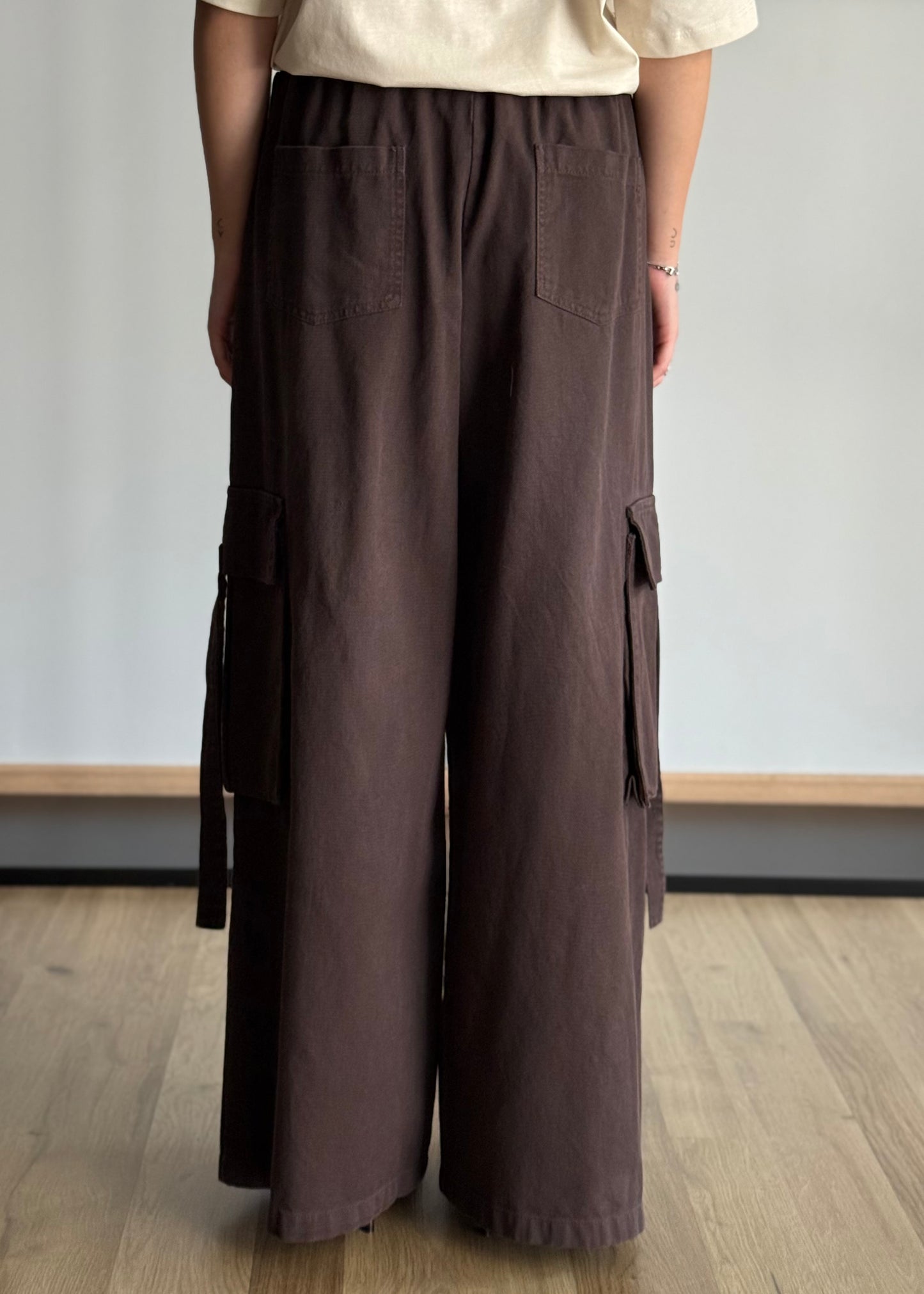 Pantaloni cargo wide leg con tasconi -KONTATTO