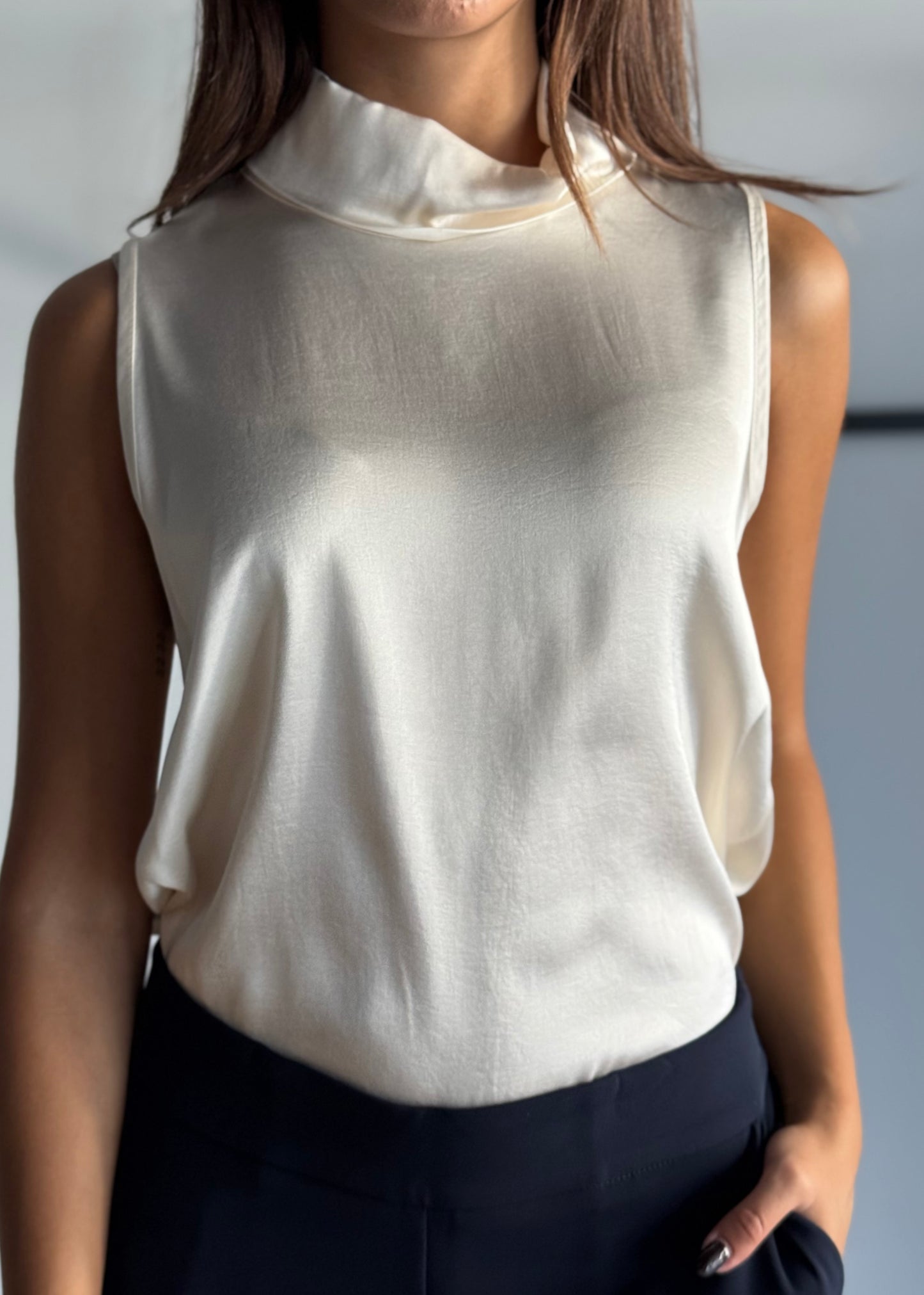 Top in viscosa con scollo lupetto -ZAHJR