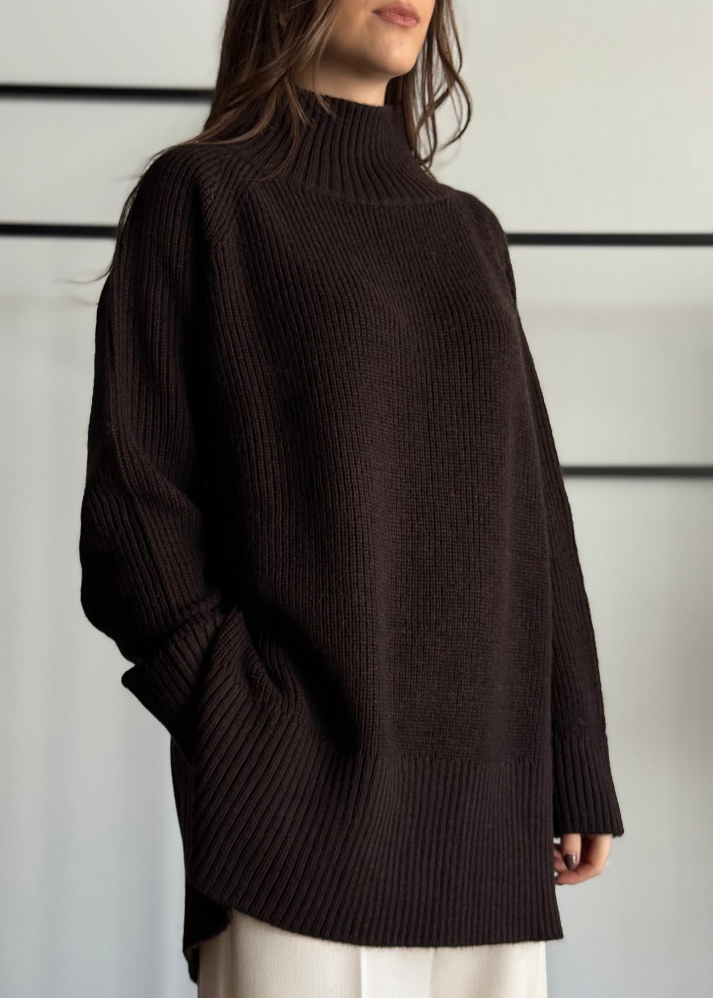 Maglia dolcevita a coste laterali -KONTATTO