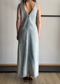 Carica l'immagine nel visualizzatore della galleria, Abito denim midi destroyed