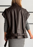 Carica l'immagine nel visualizzatore della galleria, Gilet biker moro effetto pelle intrecciata - ZAHJR