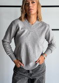 Carica l'immagine nel visualizzatore della galleria, Maglia grigio scollo V in lurex - ZAHJR