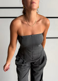 Carica l'immagine nel visualizzatore della galleria, Tuta grigia gessata bustier - KONTATTO