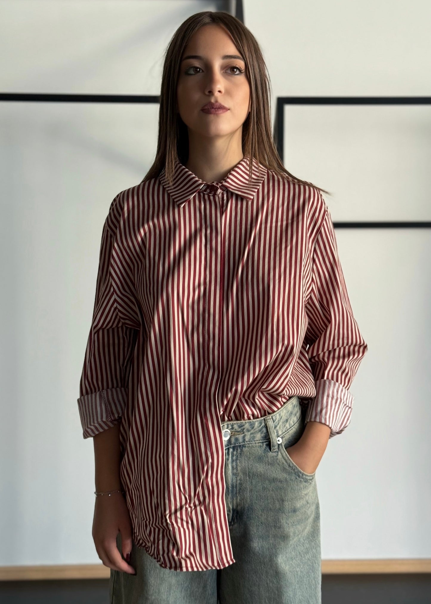 Camicia oversize a righe rosse e bianche