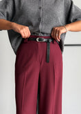 Carica l'immagine nel visualizzatore della galleria, Pantalone vino palazzo con cintura - ZAHJR