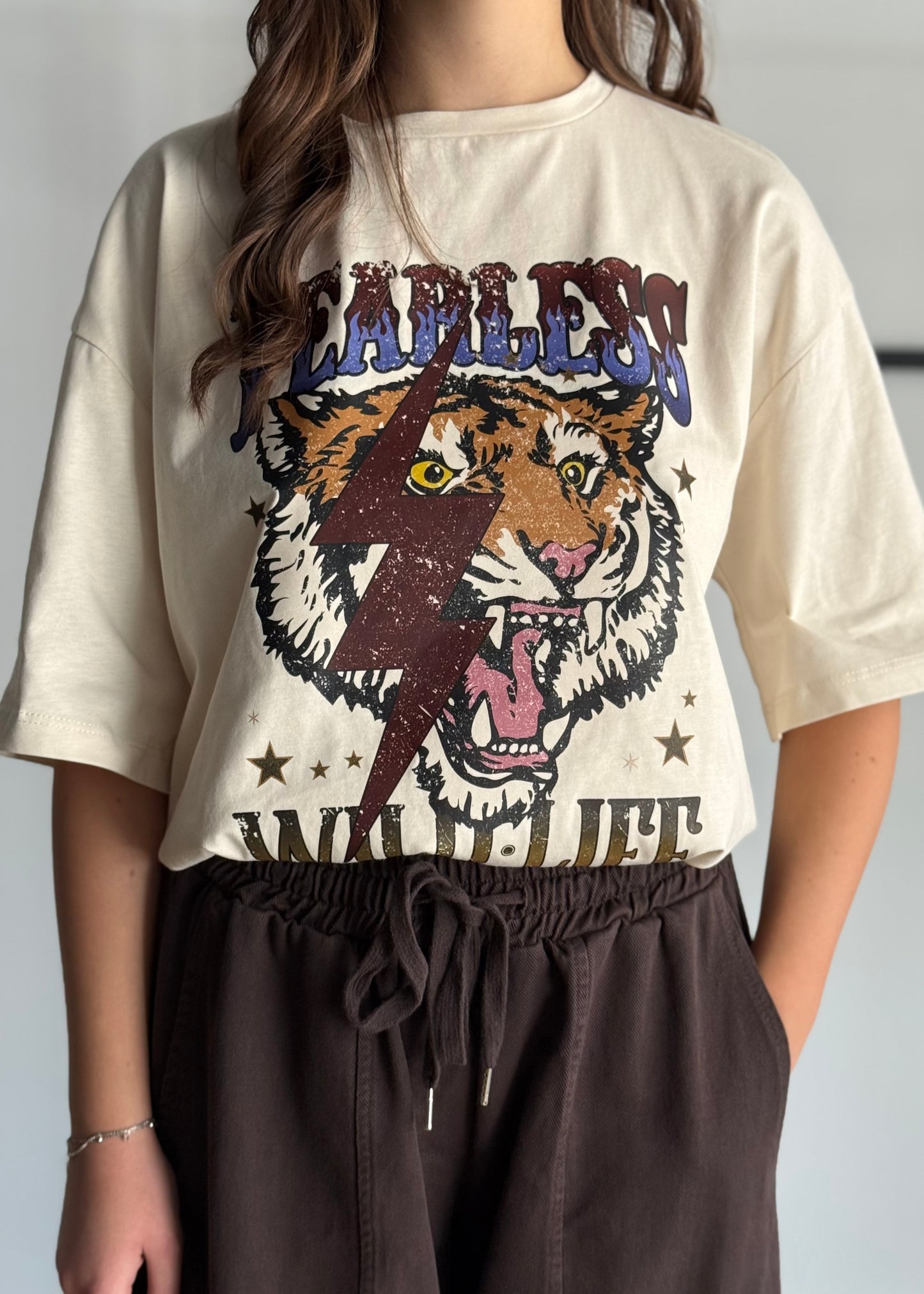 T-shirt oversize grafica “Fearless Wild Life” -PHILIALOFT