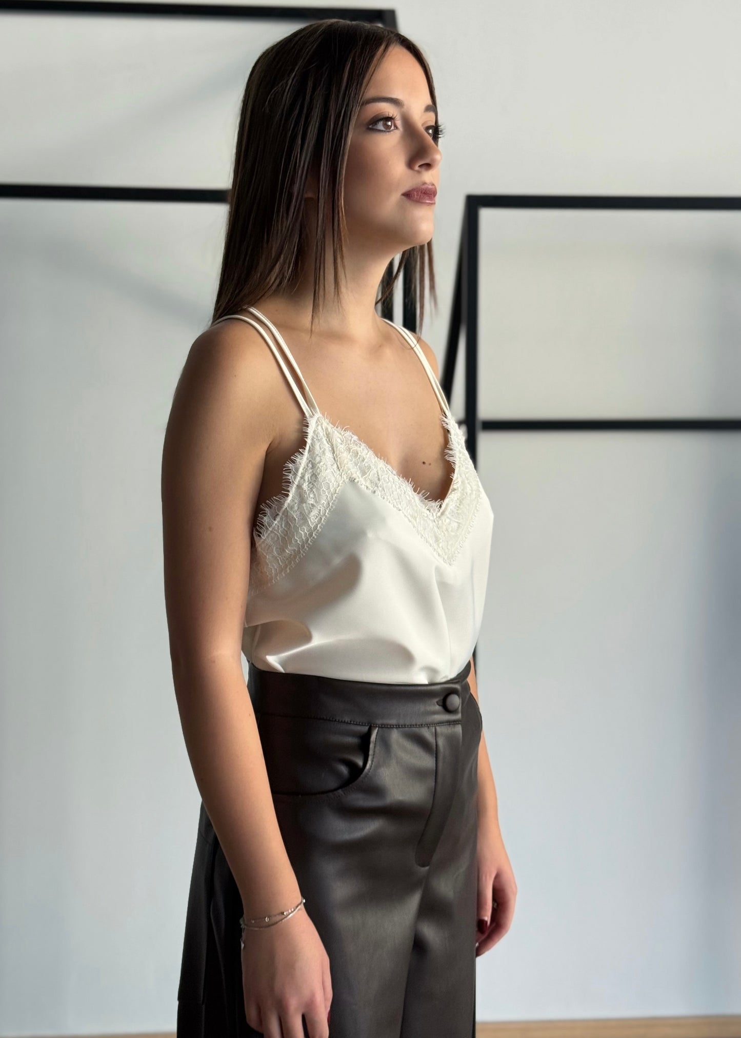 Top in raso con pizzo -ZAHJR