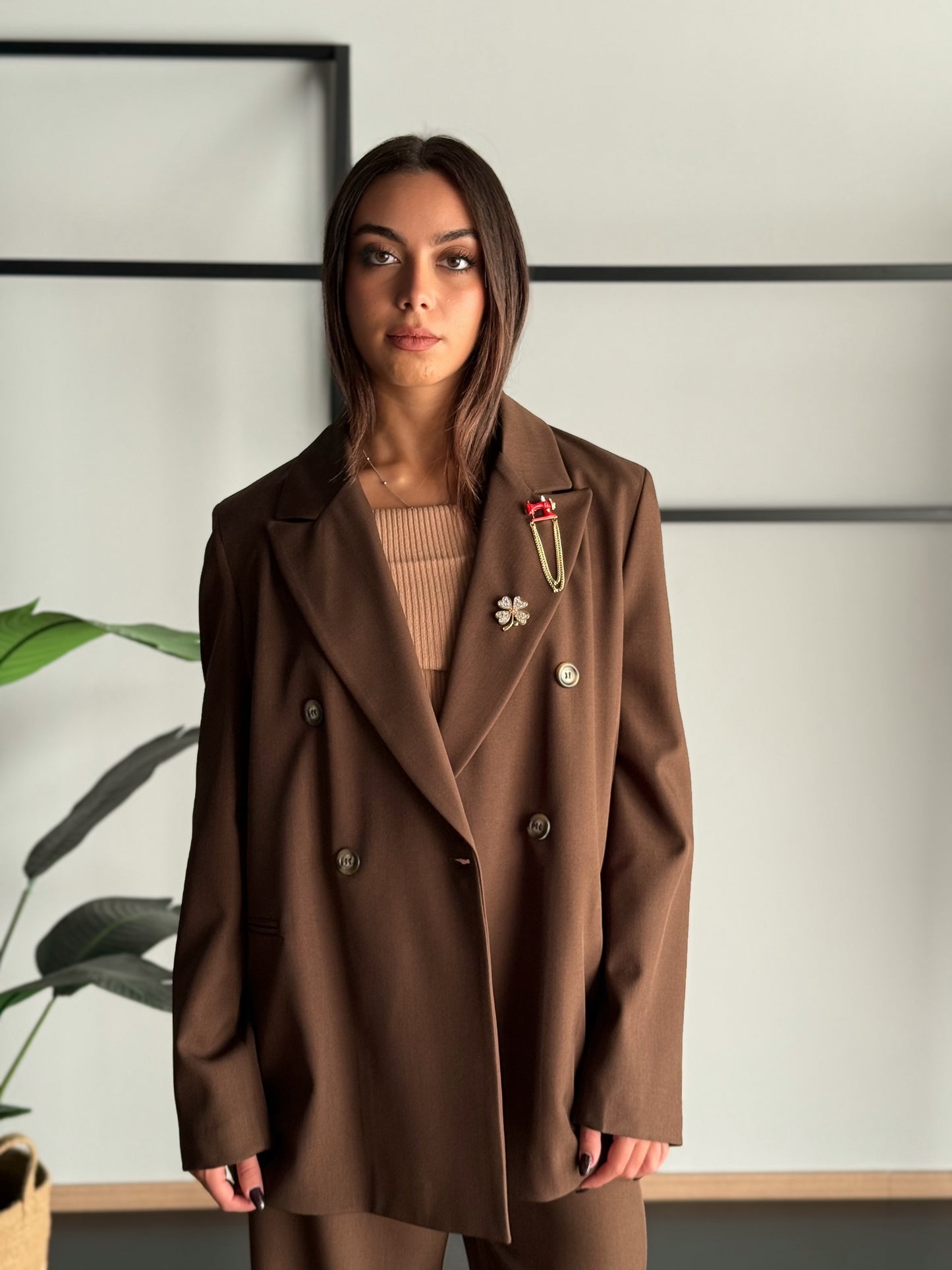 Blazer doppiopetto con spille gioiello -ZAHJR