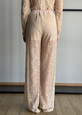Carica l'immagine nel visualizzatore della galleria, Pantalone ZAHJR in pizzo latte