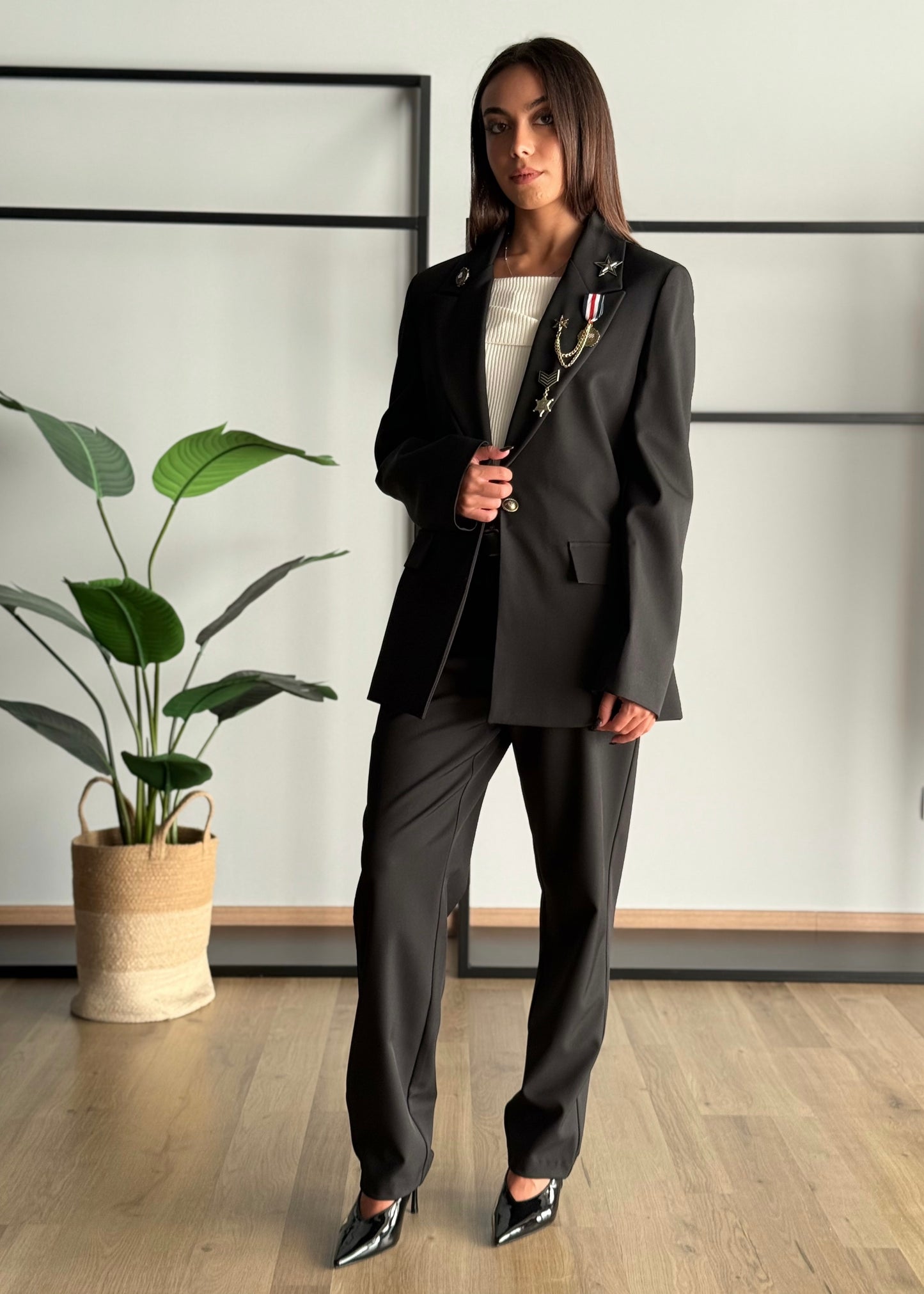Blazer monopetto con spille in stile militare -ZAHJR