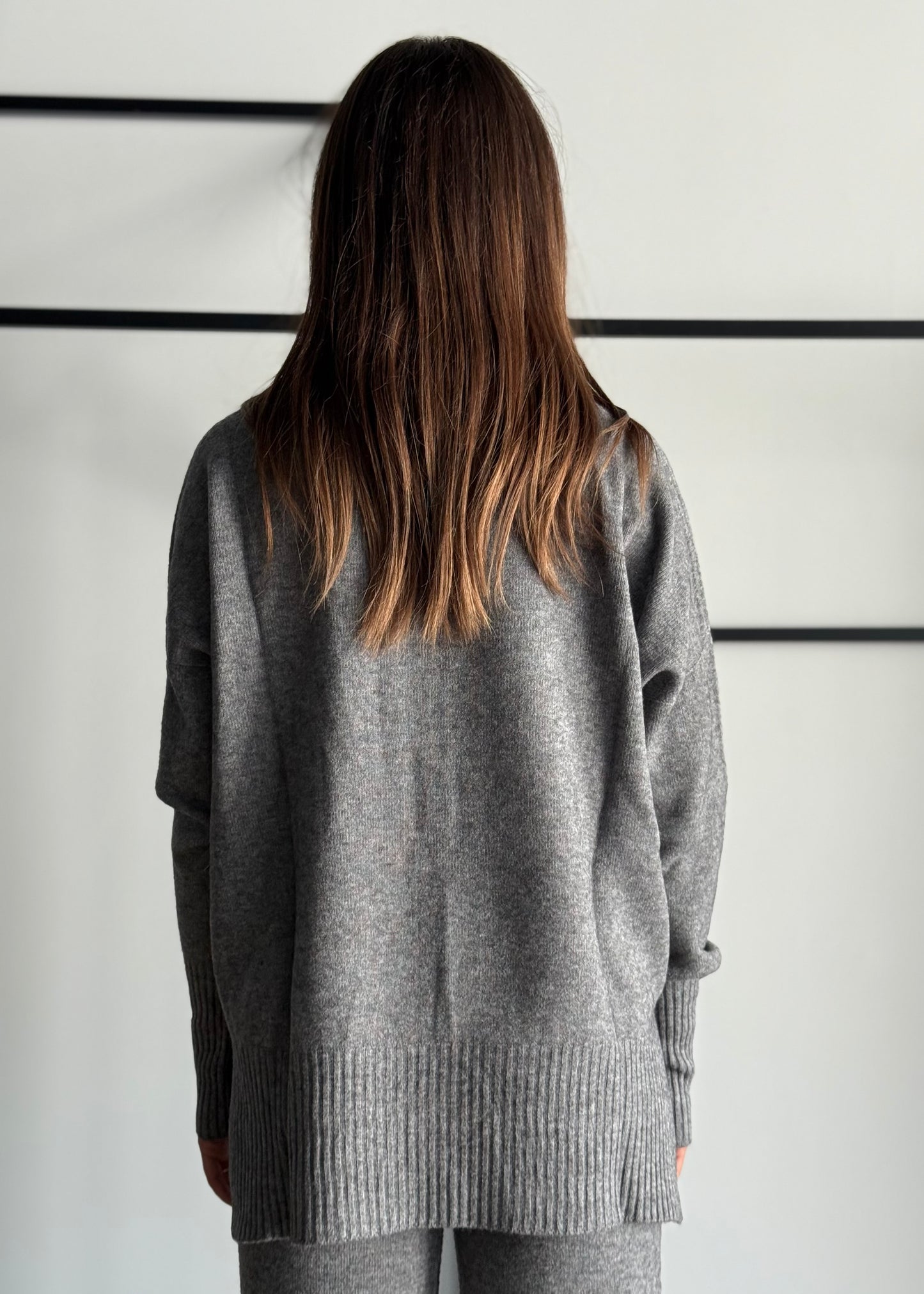 Maglia over scollo a V -KONTATTO