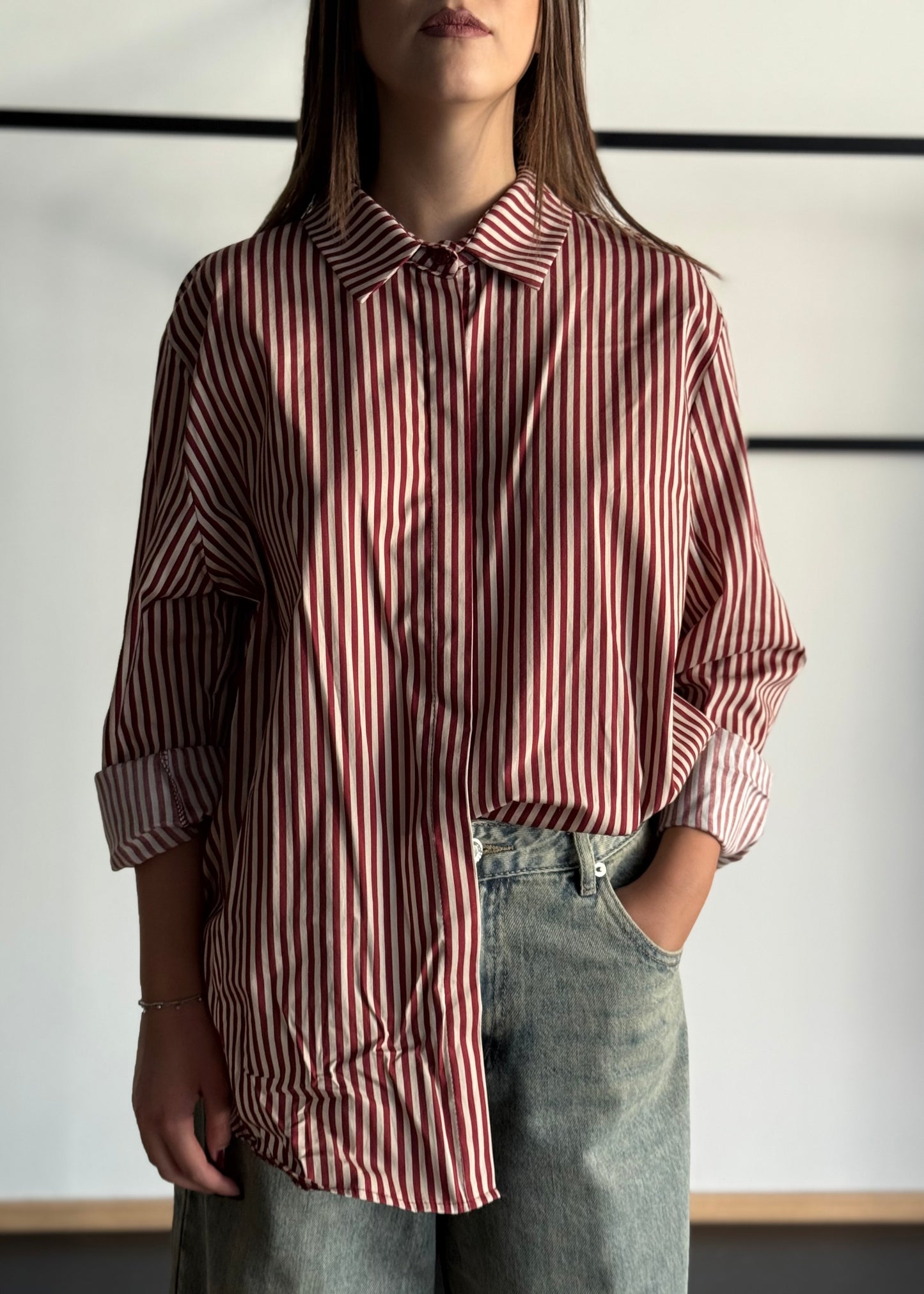 Camicia oversize a righe rosse e bianche