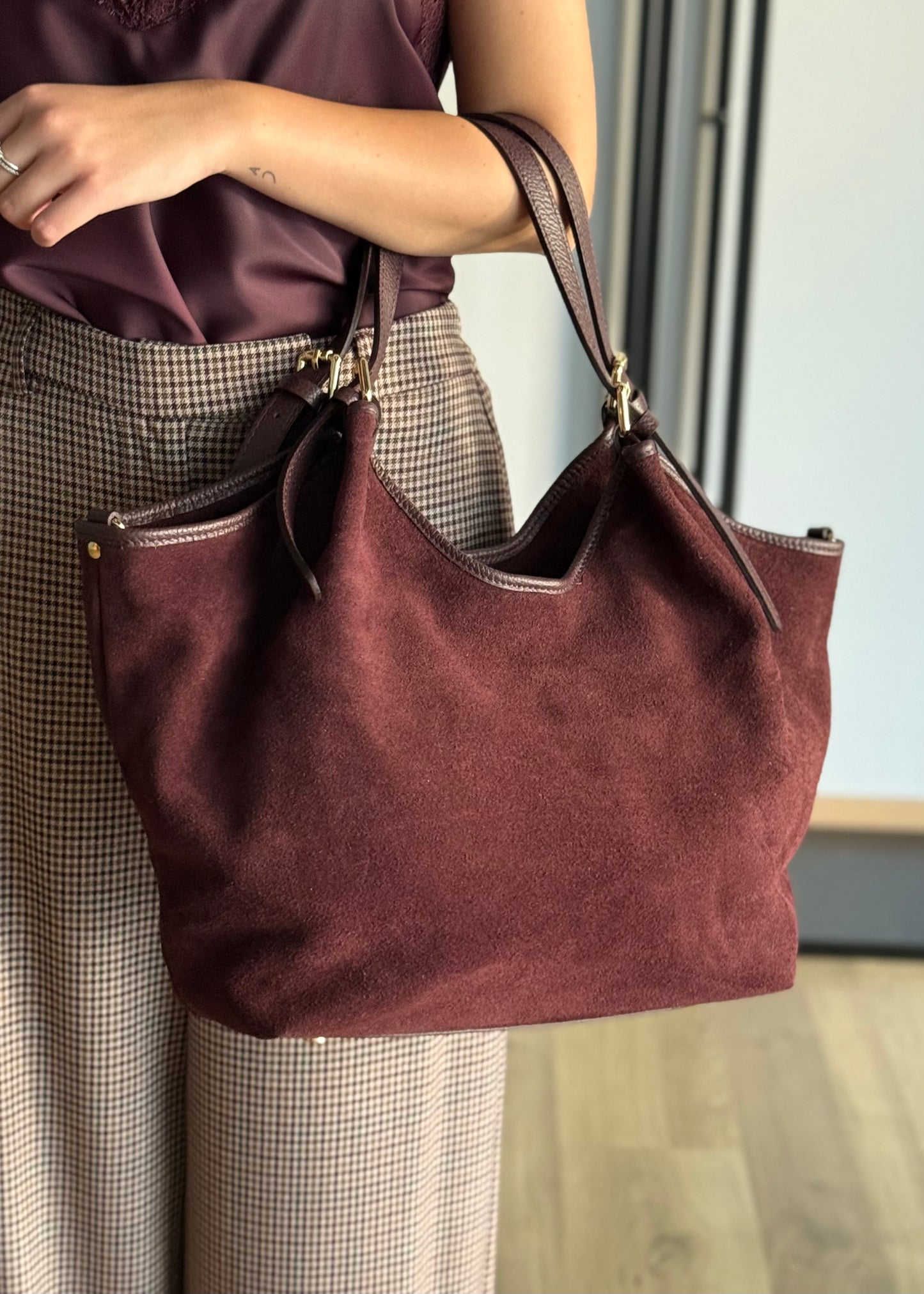 Shopper in Camoscio Bordeaux con Doppi Manici